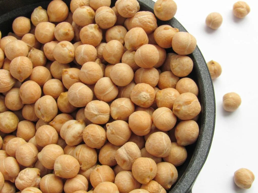 Bowl of dried chickpeas, a good source of vitamin B6