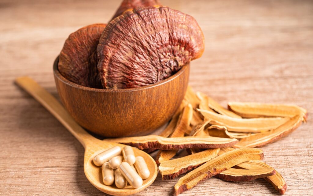 6 Reishi Mushroom Benefits For Skin & How to Use It